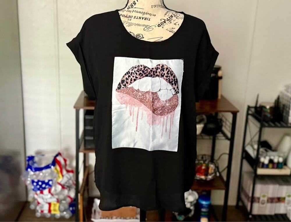Women’s Trende Black Top Size Medium
